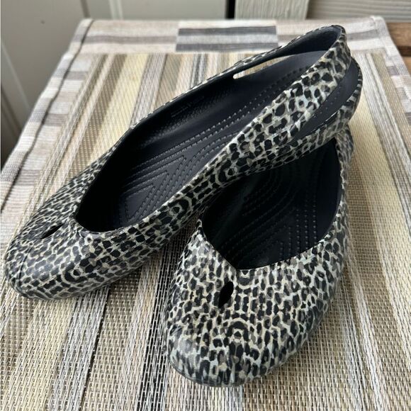 Crocs Women's Size 6 Leopard Print Ballet Flat Slip On Comfort Shoes - Picture 1 of 10